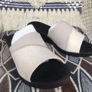 CLARKS CLOUDSTEPPERS SLIP ON SANDALS